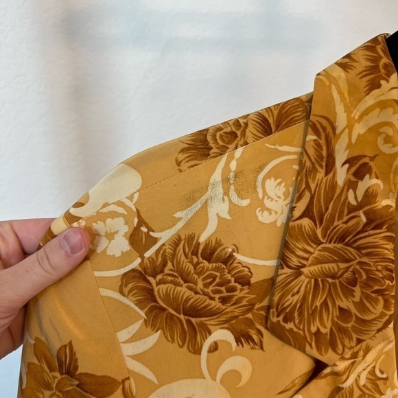 𝅺vintage Saks Fifth Avenue Women’s Silk Blazer Size Medium - Picture 4 of 13